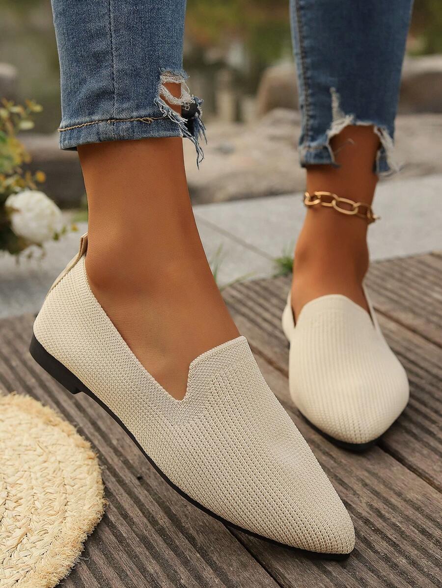 Pointed Toe Knit Flats