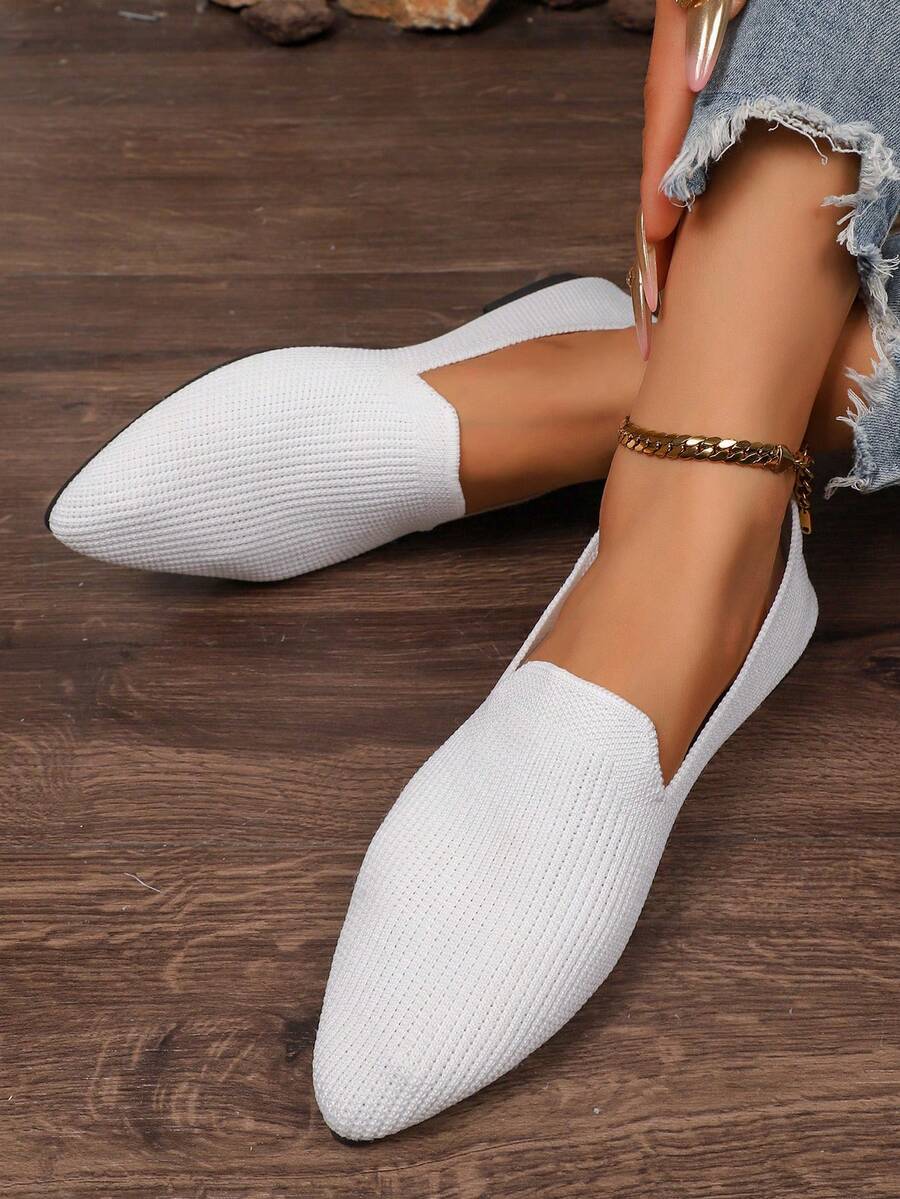 Pointed Toe Knit Flats