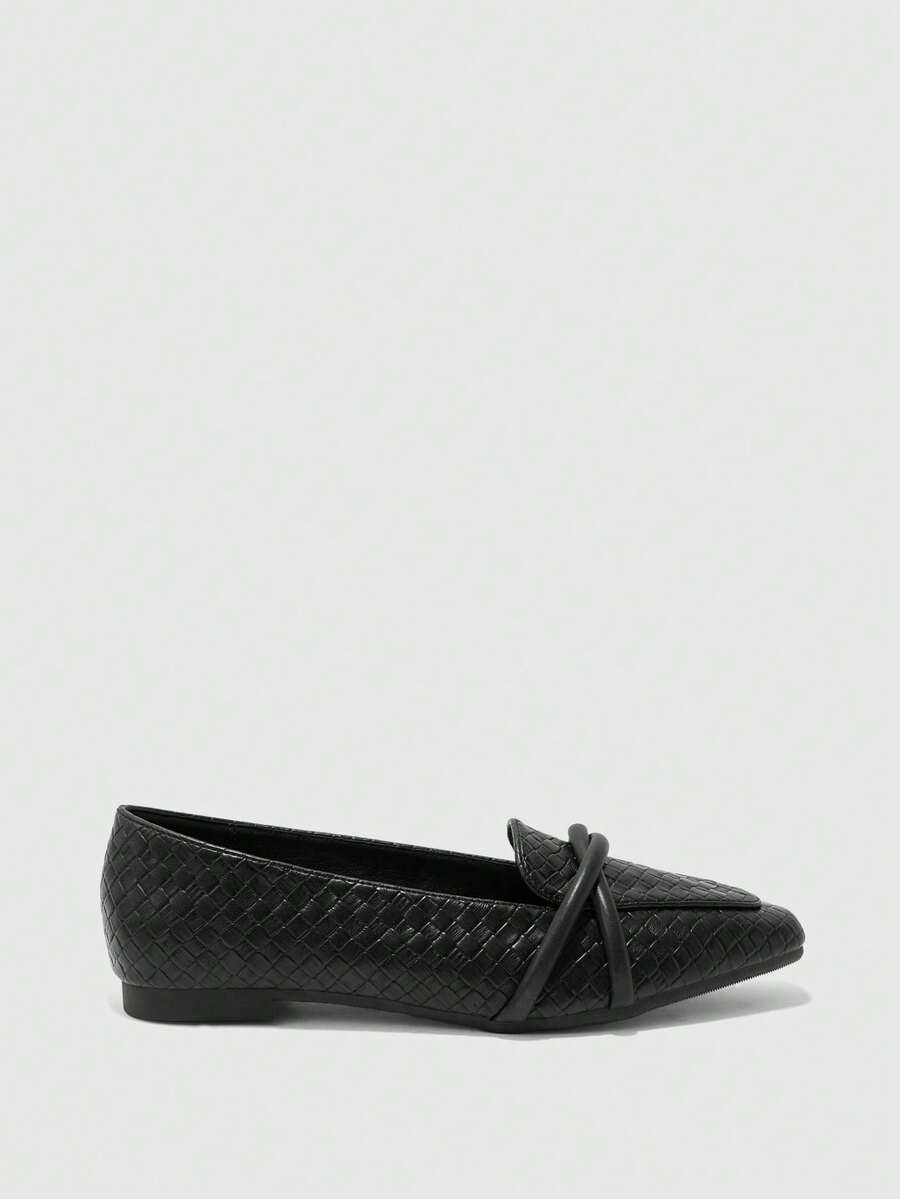 Croc Effect Criss Cross Strap Flats