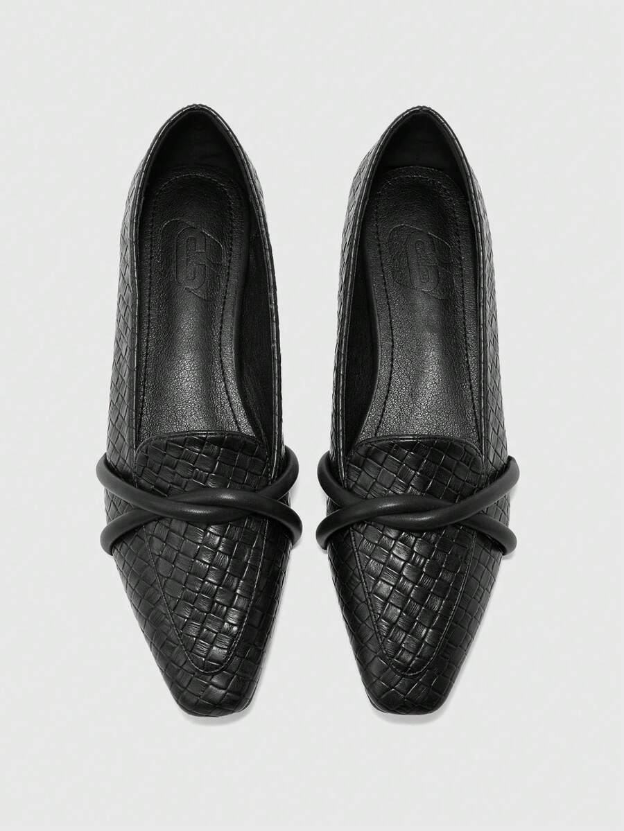 Croc Effect Criss Cross Strap Flats