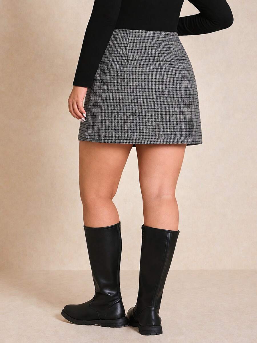 Plus Size Plaid Skort