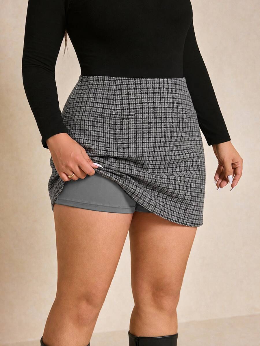 Plus Size Plaid Skort
