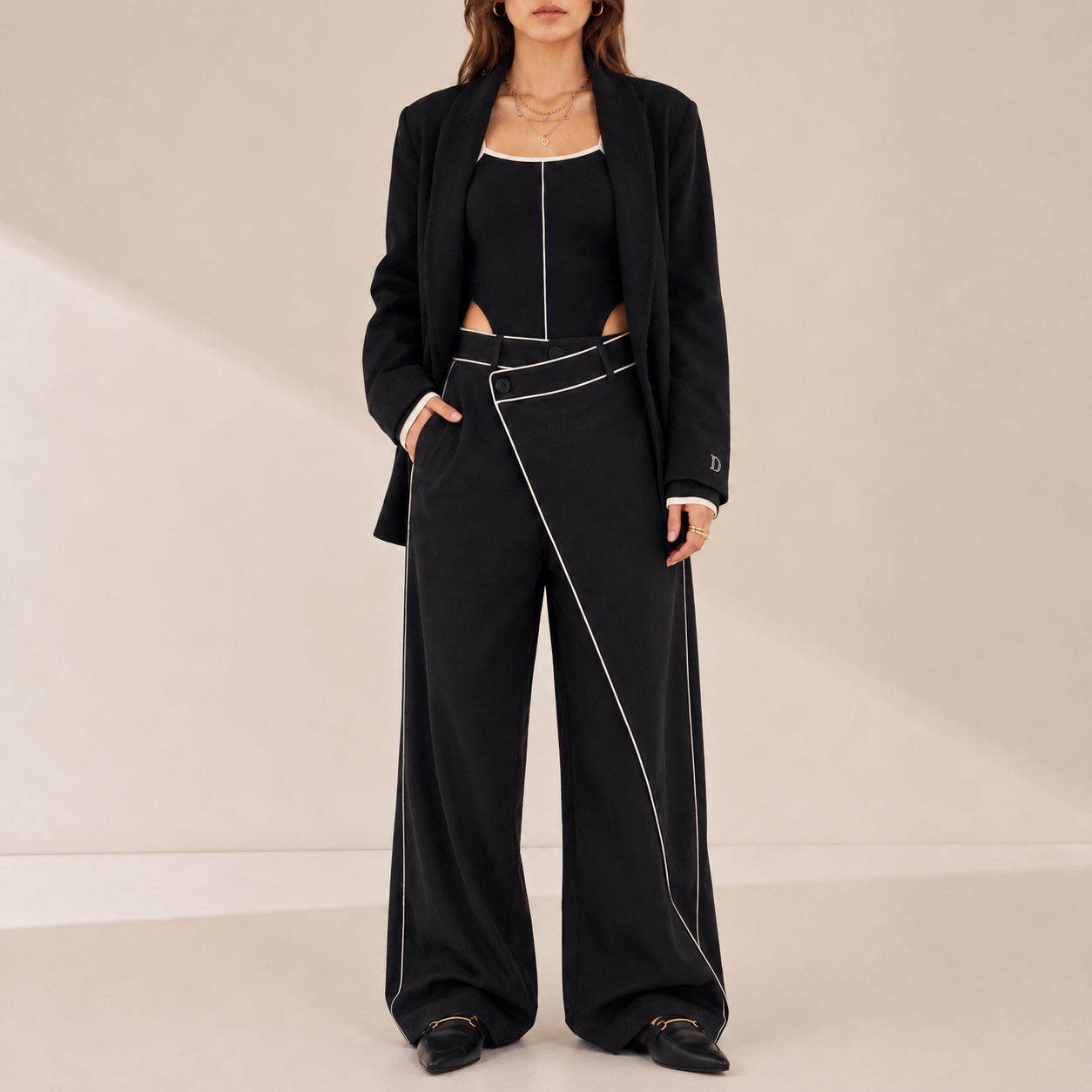 Baggy wide-leg trousers black - front